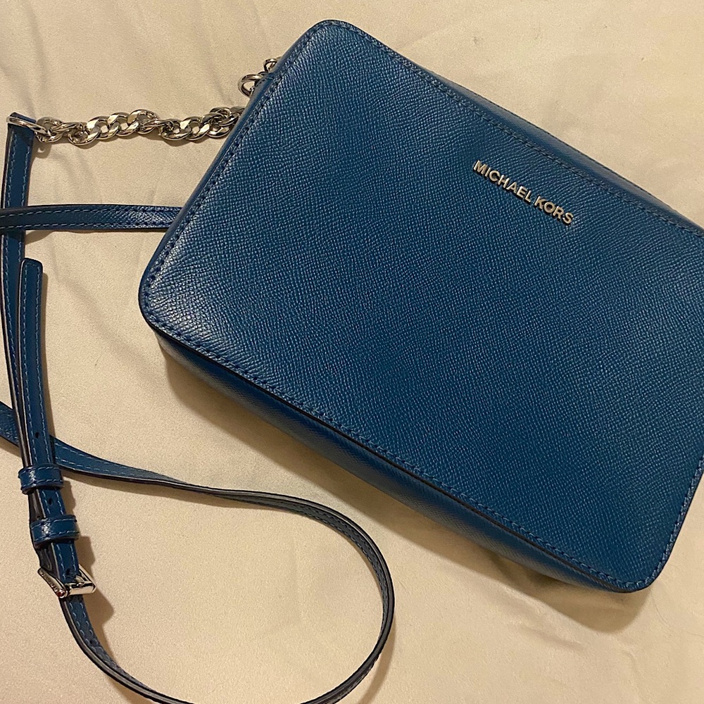 New Micheal kors crossbody